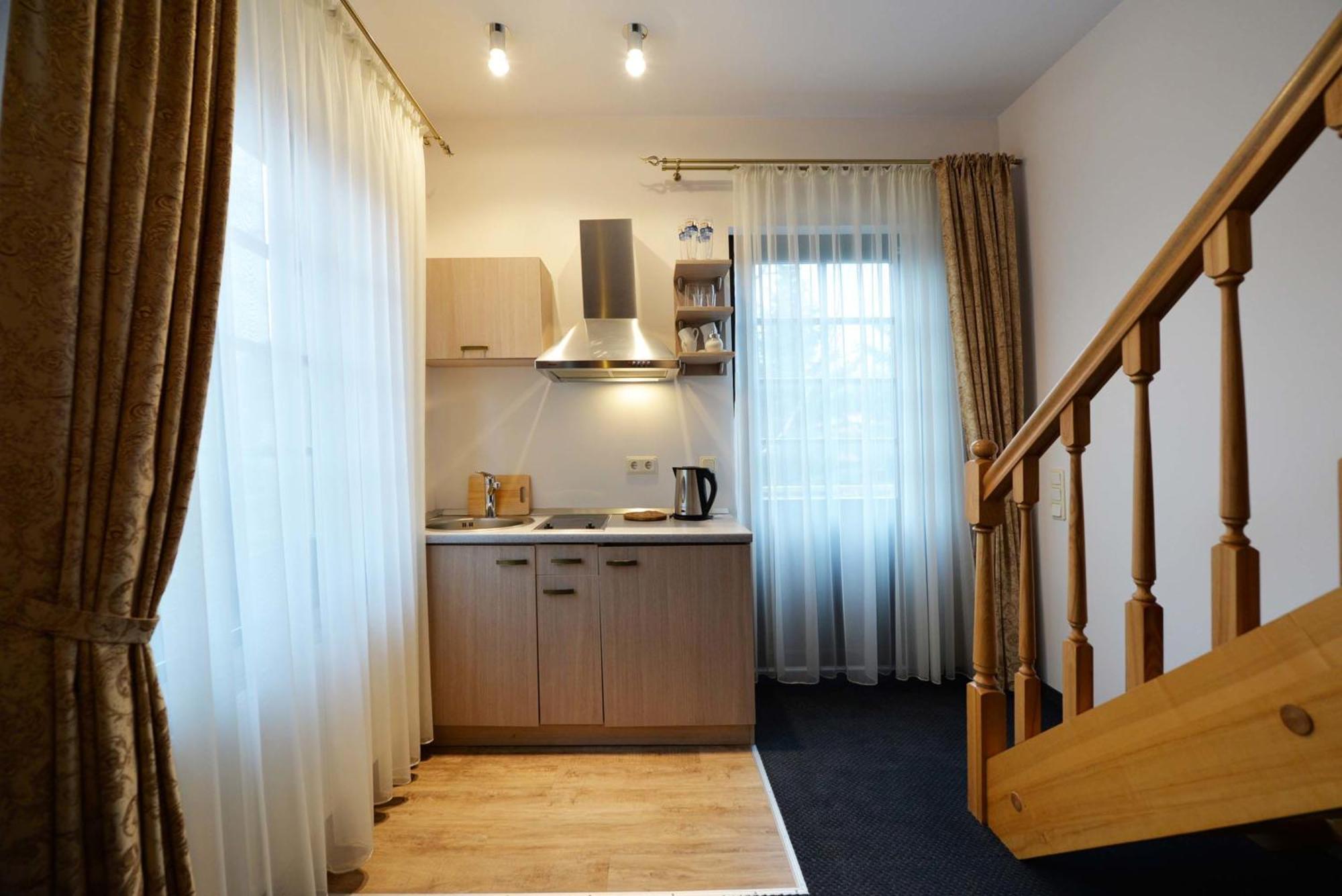 Guest House & Villa Astoma 帕兰加 客房 照片